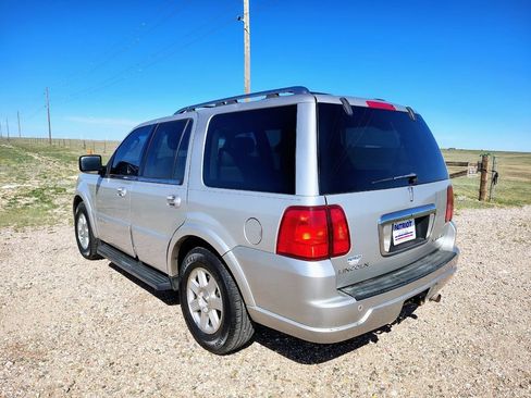 Used 2006 Lincoln Navigator Luxury AWD/4WD image 3