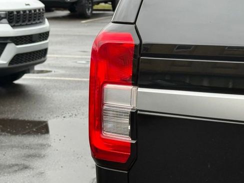 Used 2023 Ford Expedition Max XLT image 16