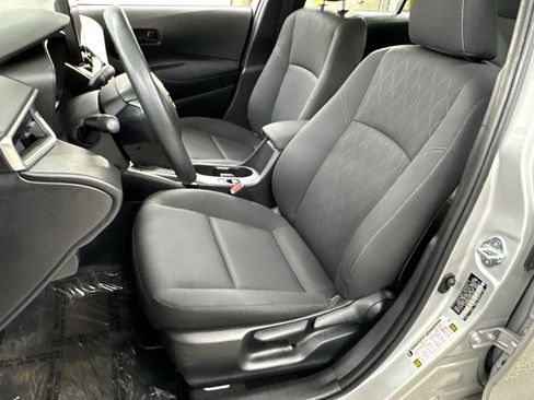 Used 2023 Toyota Corolla LE image 4