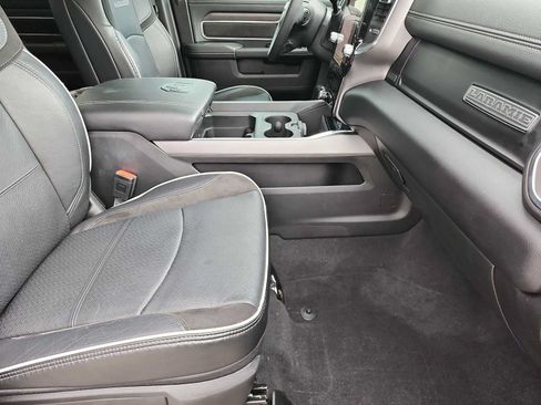 Used 2025 RAM 2500 Laramie AWD/4WD image 18