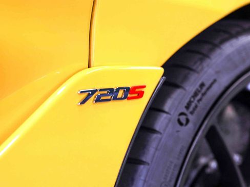 Used 2022 McLaren 720S Performance RWD image 32