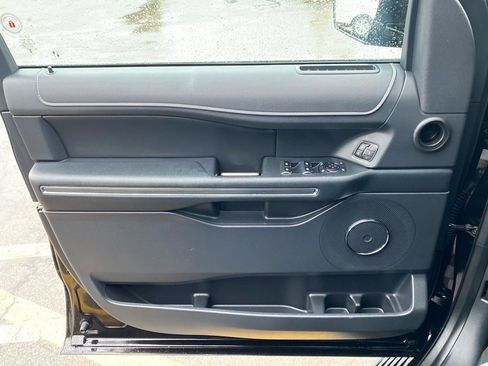 Used 2024 Ford Expedition XLT image 23