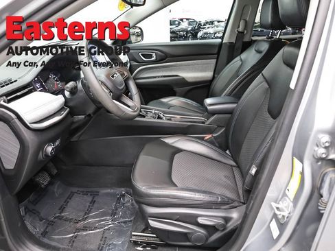 Used 2022 Jeep Compass Latitude AWD/4WD image 13