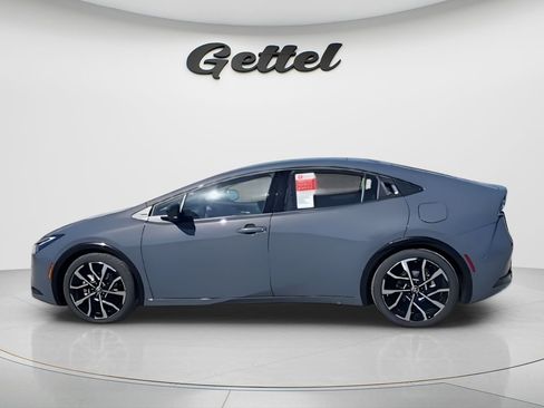 New 2026 Toyota Prius Plug-In Hybrid FWD image 5
