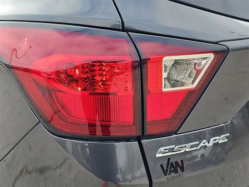 Used 2019 Ford Escape SE image 34