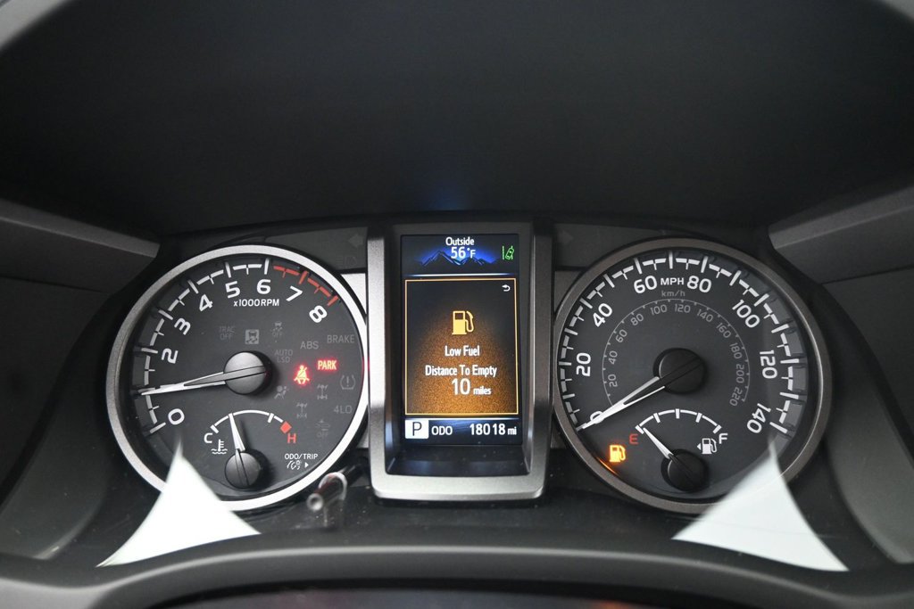 Used 2022 Toyota Tacoma TRD Sport w/ Technology Package AWD/4WD image 19
