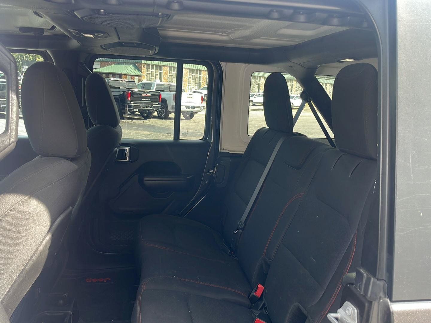 Used 2018 Jeep Wrangler Unlimited Rubicon AWD/4WD image 12