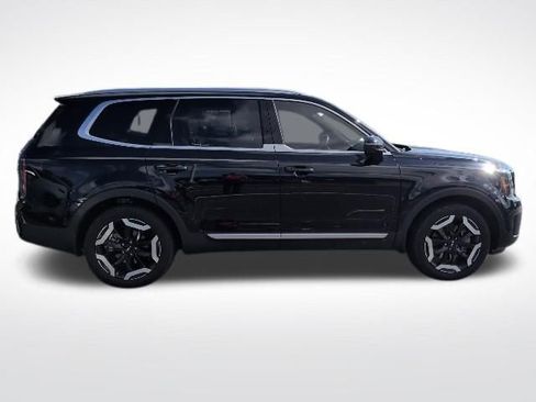 Used 2024 Kia Telluride EX w/ EX Captain's Chair Package FWD image 12