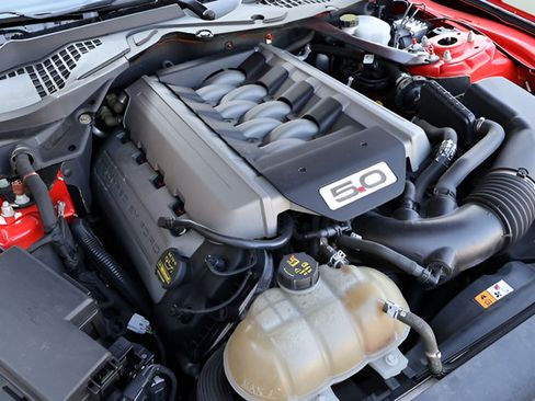 Used 2015 Ford Mustang GT Premium w/ Equipment Group 401A RWD image 31