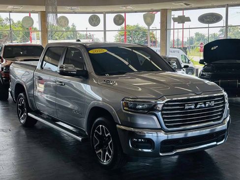 Used 2025 RAM 1500 Laramie AWD/4WD image 1