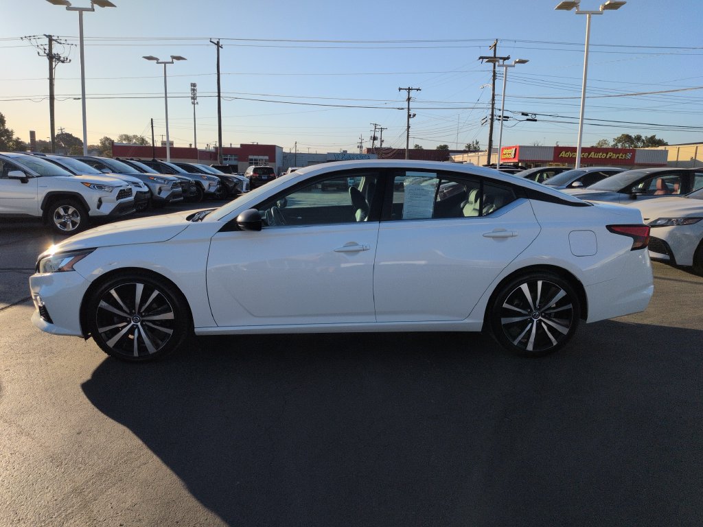 Used 2021 Nissan Altima 2.5 SR FWD image 3