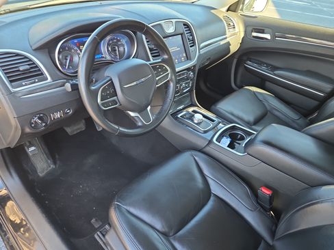 Used 2022 Chrysler 300 Touring L AWD/4WD image 7