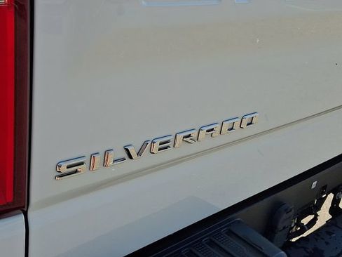 Used 2019 Chevrolet Silverado 1500 LT Trail Boss w/ Convenience Package AWD/4WD image 34
