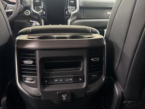 New 2026 RAM 1500 Laramie w/ Laramie Preferred Package AWD/4WD image 11