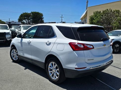 Used 2020 Chevrolet Equinox LT w/ Driver Convenience Package FWD image 3