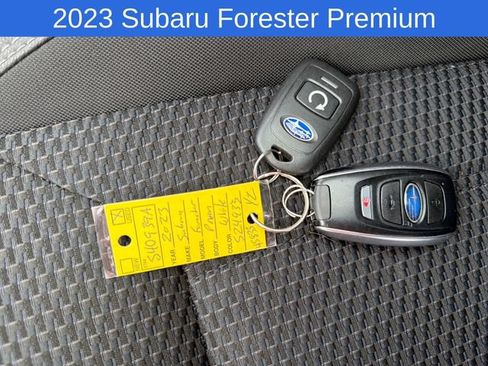Used 2023 Subaru Forester Premium AWD/4WD image 30