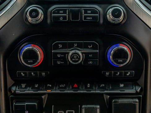 Used 2022 GMC Sierra 3500 Denali image 27