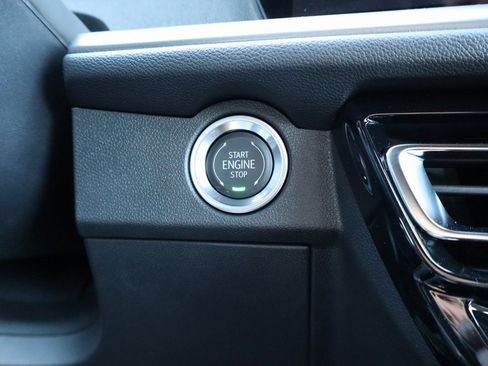 Used 2025 Chevrolet Traverse LT w/ Driver Confidence Package image 12