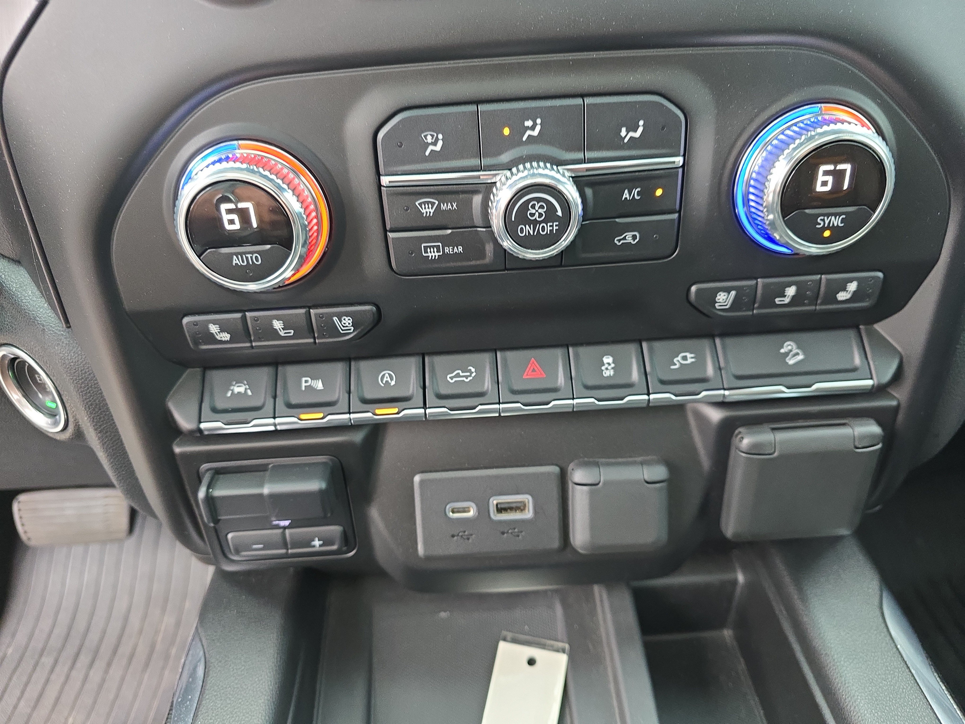 Used 2020 GMC Sierra 1500 AT4 w/ AT4 Premium Package AWD/4WD image 31