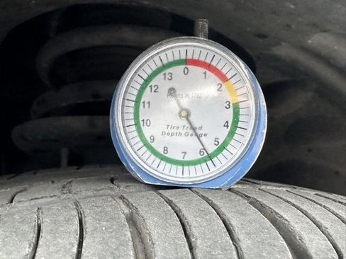 Used 2013 Ford Taurus SHO image 36