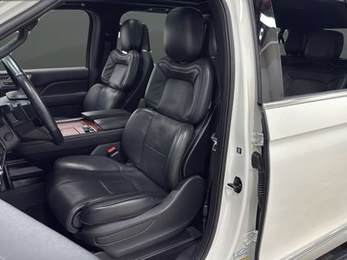 Used 2023 Lincoln Navigator L Reserve w/ Equipment Group 201A AWD/4WD image 9