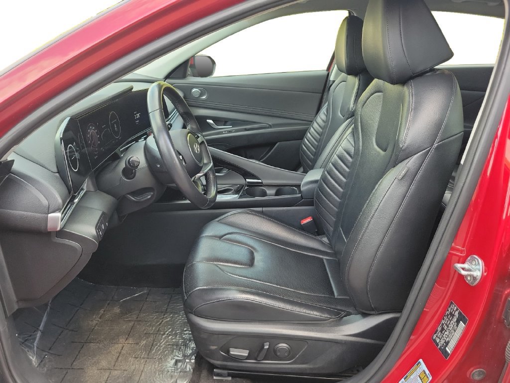 Used 2025 Hyundai Elantra Limited FWD image 21