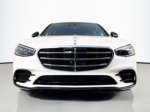 Certified 2022 Mercedes-Benz S 500 4MATIC image 2