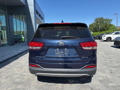 Used 2017 Kia Sorento EX w/ EX V6 Premium Package AWD/4WD image 6