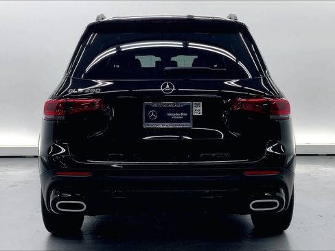 Used 2023 Mercedes-Benz GLB 250 image 3