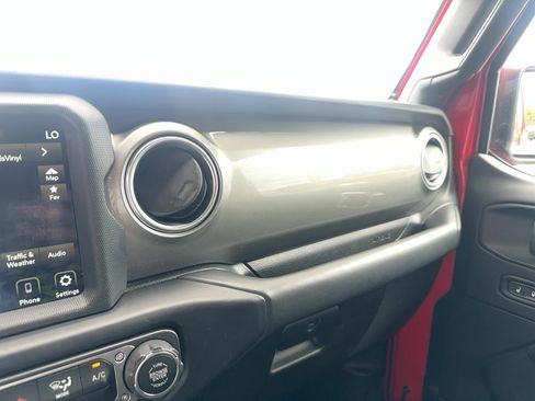 Used 2020 Jeep Wrangler Unlimited Sahara w/ Uconnect 4C Nav & Sound Group AWD/4WD image 25