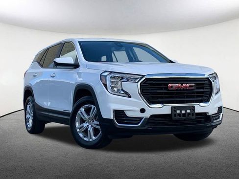 Used 2024 GMC Terrain SLE image 2