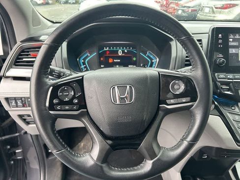 Used 2023 Honda Odyssey Touring image 17