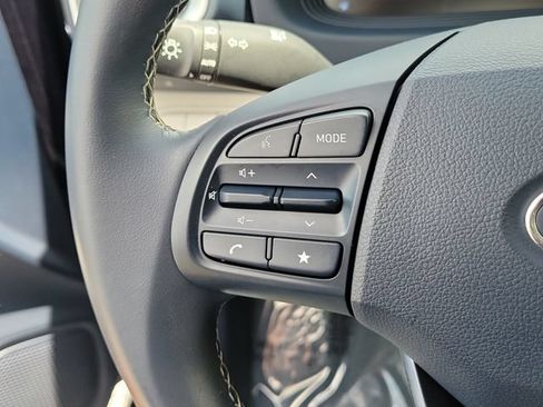 Used 2023 Hyundai Venue Limited FWD image 27
