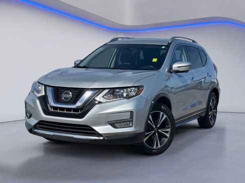 Used 2018 Nissan Rogue SL image 2