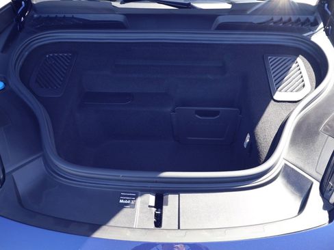Certified 2025 Porsche Macan Electric RWD image 26