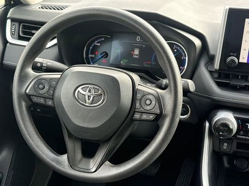 Used 2025 Toyota RAV4 XLE AWD/4WD image 14