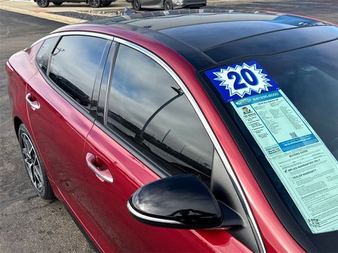 Used 2020 Kia Optima SE image 12