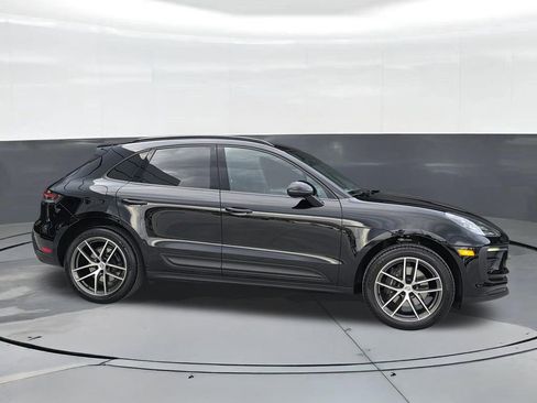 Certified 2025 Porsche Macan AWD/4WD image 7
