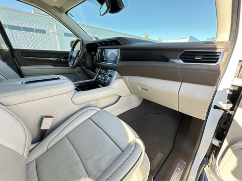 Used 2023 GMC Yukon XL Denali w/ Max Trailering Package AWD/4WD image 29