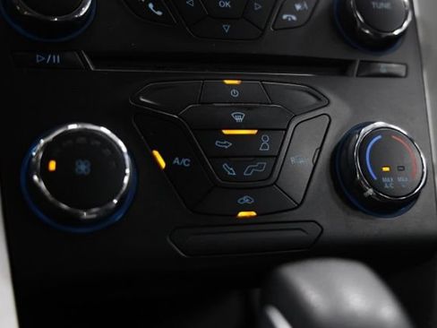 Used 2016 Ford Fusion SE FWD image 26