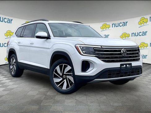New 2026 Volkswagen Atlas SE image 1