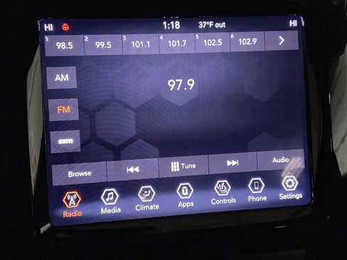 Used 2019 Jeep Cherokee Limited image 25