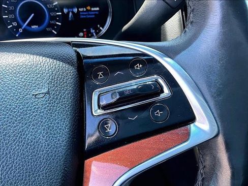 Used 2017 Cadillac Escalade ESV Luxury RWD image 21