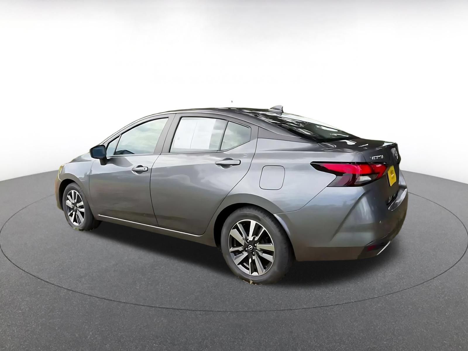 Used 2025 Nissan Versa SV FWD image 9