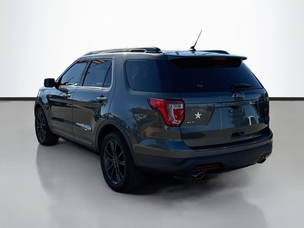 Used 2018 Ford Explorer XLT w/ Equipment Group 202A FWD image 5