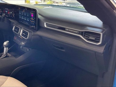 Used 2025 Ford Mustang Premium image 21