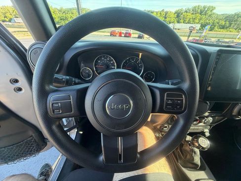 Used 2014 Jeep Wrangler Sport AWD/4WD image 18