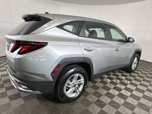Used 2026 Hyundai Tucson SE AWD/4WD image 3