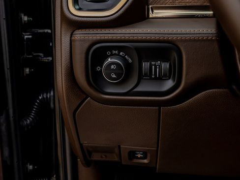 Used 2025 RAM 2500 Limited image 22