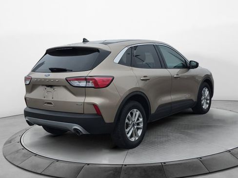 Used 2021 Ford Escape SE image 5